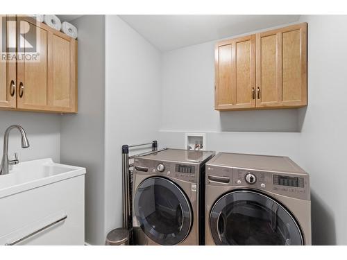 1911 Kechika Street, Kamloops, BC - Indoor Photo Showing Laundry Room