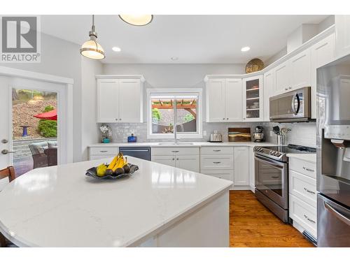 1911 Kechika Street, Kamloops, BC - Indoor Photo Showing Kitchen