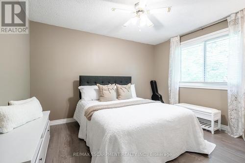 26 Wildan Drive, Hamilton, ON - Indoor Photo Showing Bedroom