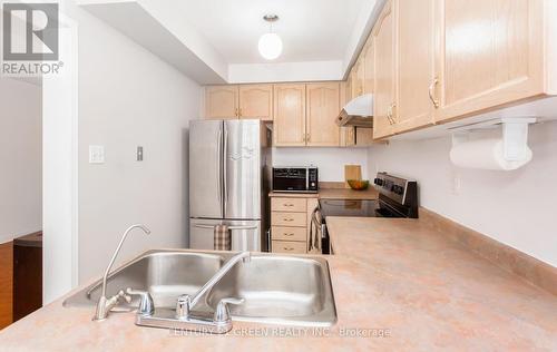 3875 Allcroft Road, Mississauga, ON - Indoor Photo Showing Kitchen With Double Sink