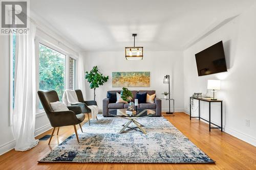 50 Gondola Crescent, Toronto, ON - Indoor Photo Showing Living Room