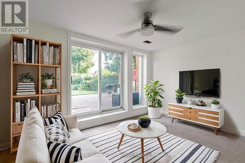 50 Gondola Crescent, Toronto, ON - Indoor Photo Showing Living Room