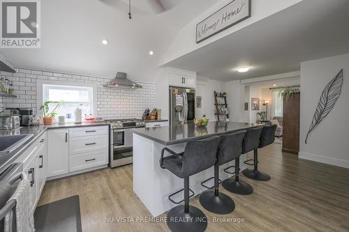 256 Pearl Street, North Middlesex (Parkhill), ON - Indoor Photo Showing Kitchen With Upgraded Kitchen