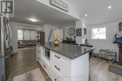 256 Pearl Street, North Middlesex (Parkhill), ON - Indoor Photo Showing Kitchen