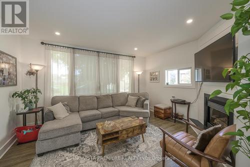 256 Pearl Street, North Middlesex (Parkhill), ON - Indoor Photo Showing Living Room With Fireplace