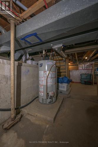 256 Pearl Street, North Middlesex (Parkhill), ON - Indoor Photo Showing Garage