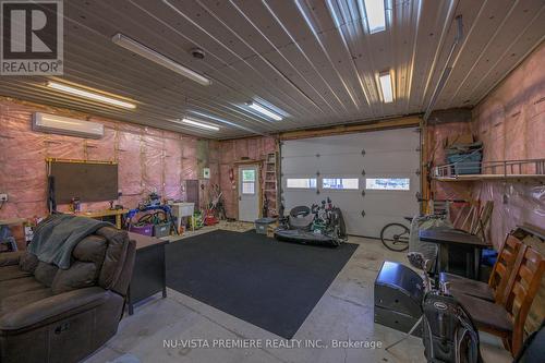 256 Pearl Street, North Middlesex (Parkhill), ON - Indoor Photo Showing Garage