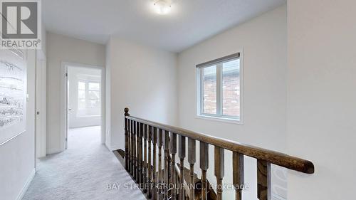 202 Paradelle Drive, Richmond Hill, ON - Indoor Photo Showing Other Room