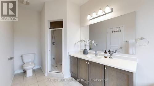 202 Paradelle Drive, Richmond Hill, ON - Indoor Photo Showing Bathroom