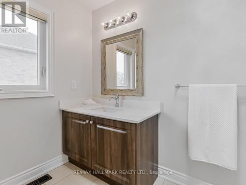 25 Keenan Drive, Adjala-Tosorontio, ON - Indoor Photo Showing Bathroom