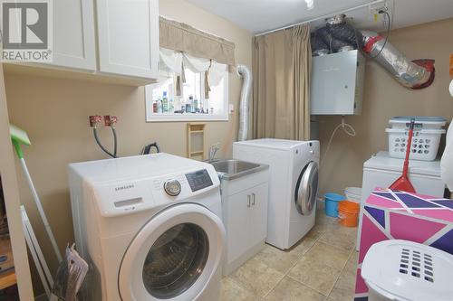 70 Camrose Drive, Paradise, NL - Indoor Photo Showing Laundry Room