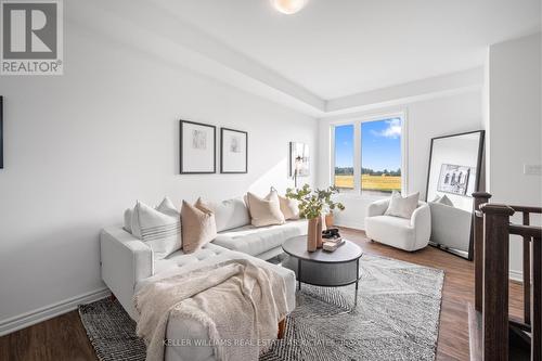 91 Melmar Street, Brampton, ON - Indoor Photo Showing Living Room