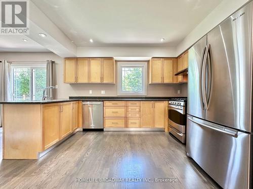 941 Blyleven Boulevard, Mississauga, ON - Indoor Photo Showing Kitchen