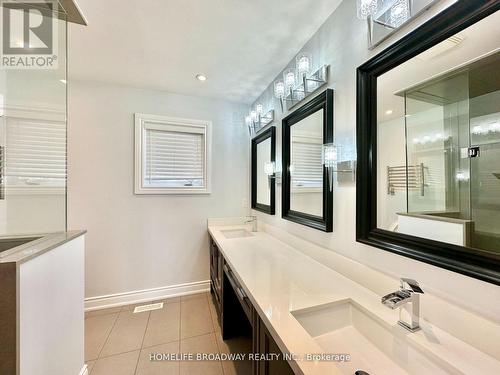 941 Blyleven Boulevard, Mississauga, ON - Indoor Photo Showing Bathroom