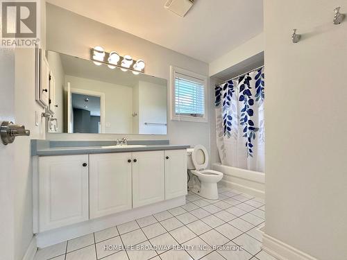 941 Blyleven Boulevard, Mississauga, ON - Indoor Photo Showing Bathroom