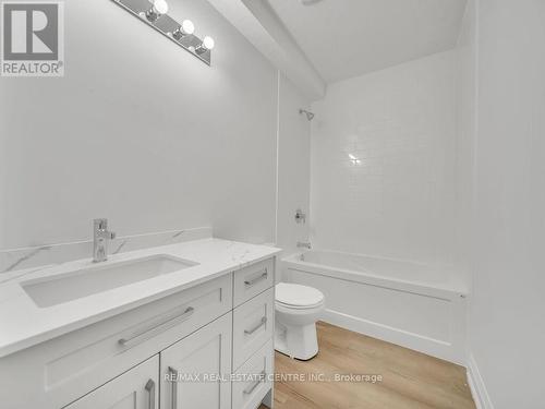 299 Ottawa Street N, Kitchener, ON - Indoor Photo Showing Bathroom