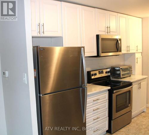 146 - 17 Old Pine Trail, St. Catharines, ON - Indoor Photo Showing Kitchen