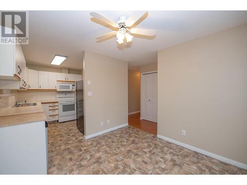 501 Kildonan Avenue Unit# 9, Enderby, BC - Indoor Photo Showing Kitchen