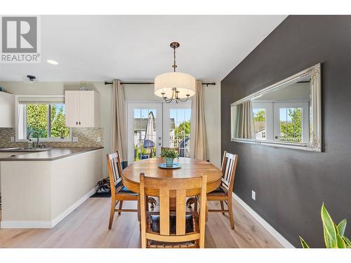 300 Murray Crescent, Kelowna, BC - Indoor Photo Showing Dining Room