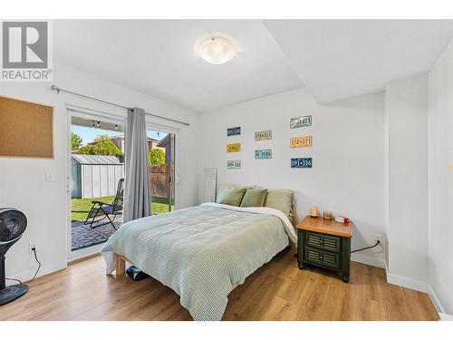 300 Murray Crescent, Kelowna, BC - Indoor Photo Showing Bedroom