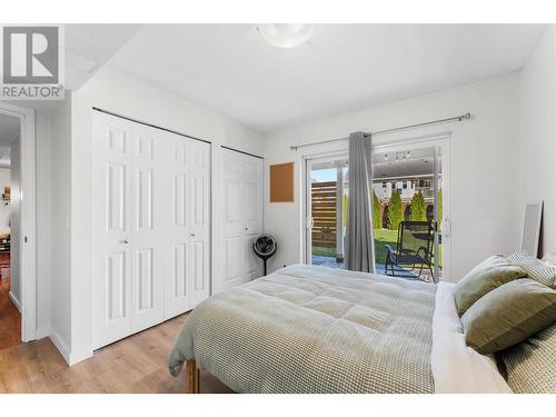 300 Murray Crescent, Kelowna, BC - Indoor Photo Showing Bedroom