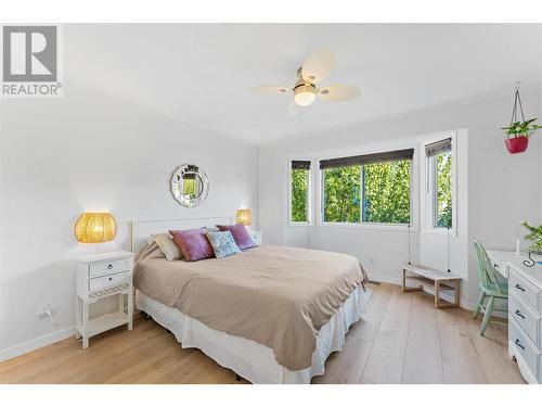 300 Murray Crescent, Kelowna, BC - Indoor Photo Showing Bedroom