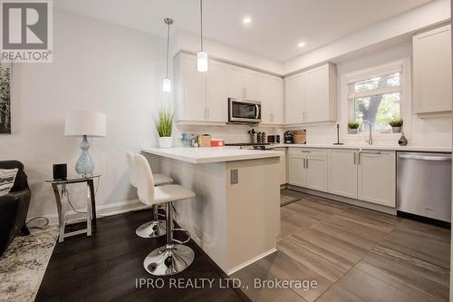 26 - 33 Jarvis Street, Brantford, ON - Indoor Photo Showing Kitchen With Upgraded Kitchen