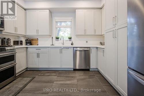 26 - 33 Jarvis Street, Brantford, ON - Indoor Photo Showing Kitchen With Stainless Steel Kitchen