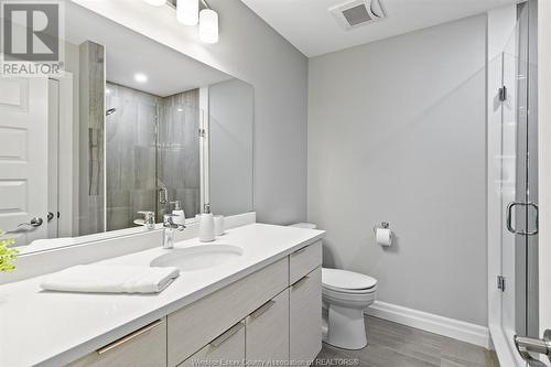 728 Brownstone Unit# 303, Lakeshore, ON - Indoor Photo Showing Bathroom