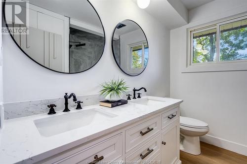 91 Woodlawn, Kingsville, ON - Indoor Photo Showing Bathroom