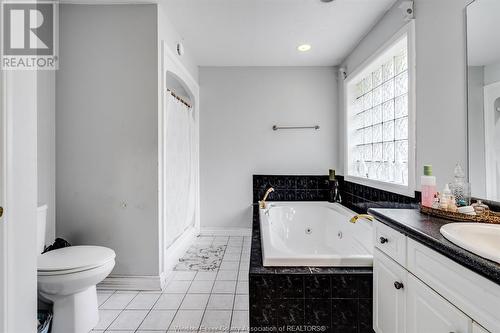 144 Train Court, Kingsville, ON - Indoor Photo Showing Bathroom