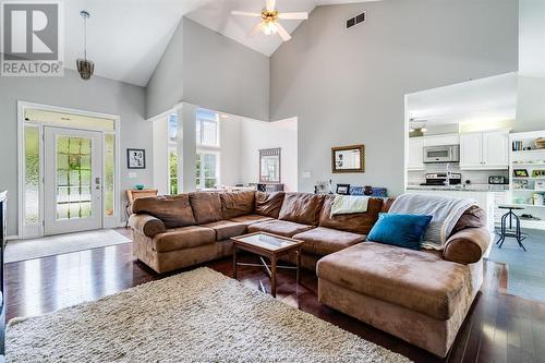 144 Train Court, Kingsville, ON - Indoor Photo Showing Living Room