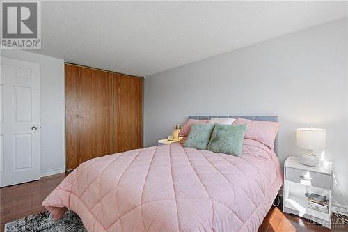 3333 Mccarthy Road Unit#19, Ottawa, ON - Indoor Photo Showing Bedroom