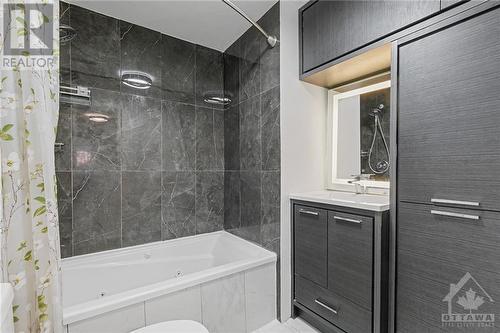 3333 Mccarthy Road Unit#19, Ottawa, ON - Indoor Photo Showing Bathroom