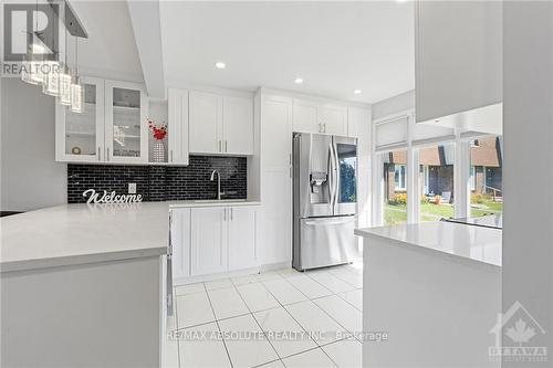 19 - 3333 Mccarthy Road, Ottawa, ON - Indoor Photo Showing Kitchen