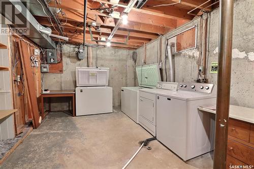 1447 6Th Street E, Prince Albert, SK - Indoor Photo Showing Laundry Room