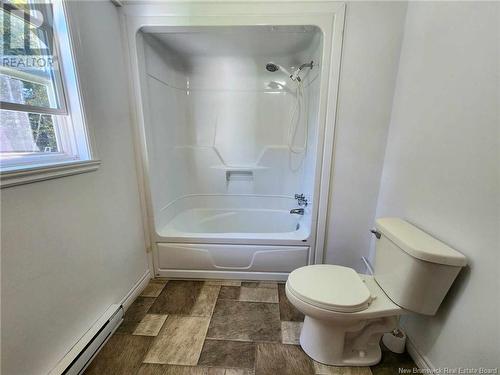 94 Moorefield Road, Miramichi, NB - Indoor Photo Showing Bathroom