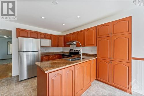 2112 Gardenway Drive, Ottawa, ON - Indoor Photo Showing Kitchen With Double Sink