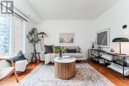 1110 - 50 East Liberty Street, Toronto, ON - Indoor Photo Showing Living Room