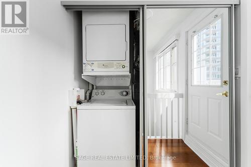 1110 - 50 East Liberty Street, Toronto, ON - Indoor Photo Showing Laundry Room