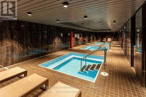 1910 - 2221 Yonge Street, Toronto, ON -  With In Ground Pool