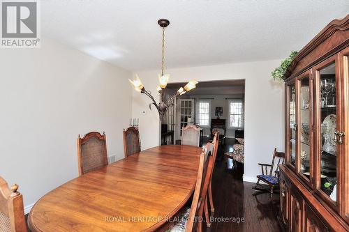 617 Weyburn Square N, Pickering, ON - Indoor Photo Showing Dining Room