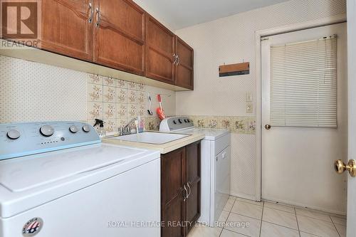 617 Weyburn Square N, Pickering, ON - Indoor Photo Showing Laundry Room