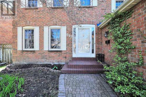 617 Weyburn Square N, Pickering, ON - Outdoor