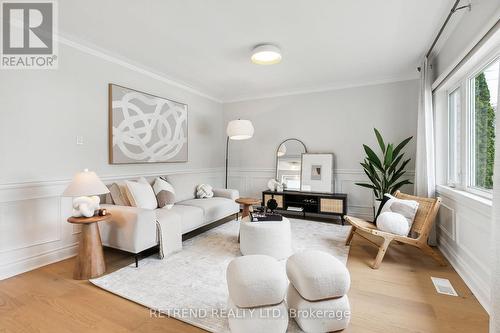 212 Mcintosh Street, Toronto, ON - Indoor Photo Showing Living Room