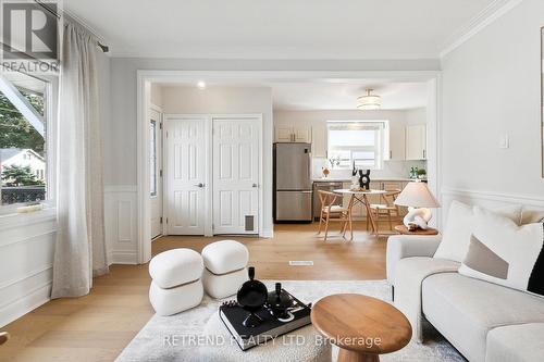 212 Mcintosh Street, Toronto, ON - Indoor Photo Showing Living Room