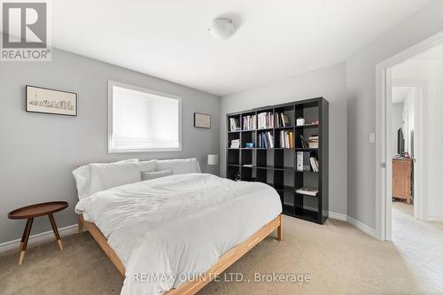 8 Vertis Court, Belleville, ON - Indoor Photo Showing Bedroom