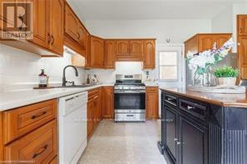 8 Talbot Street W, Haldimand, ON - Indoor Photo Showing Kitchen