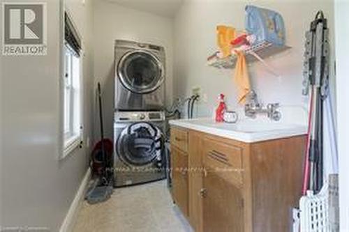 8 Talbot Street W, Haldimand, ON - Indoor Photo Showing Laundry Room