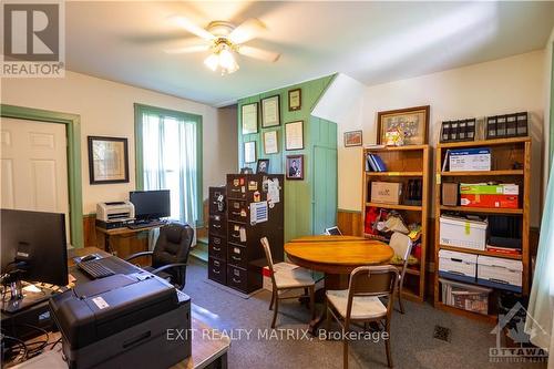 74 Craig Street, Russell, ON - Indoor Photo Showing Kitchen With Double Sink